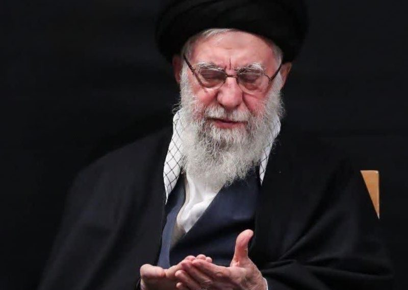 آیت الله خامنه ای رهبر معظم انقلاب به شهادت رسید