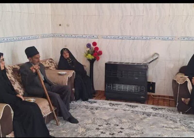 دیدار فرماندار با خانواده شهید