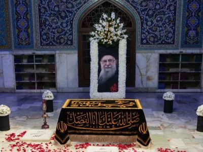 حرم رضوی، پناه اشک‌های مردم پس از وداع